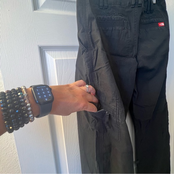 The North Face hiking cargo outdoor pants size 12 - Picture 15 of 16